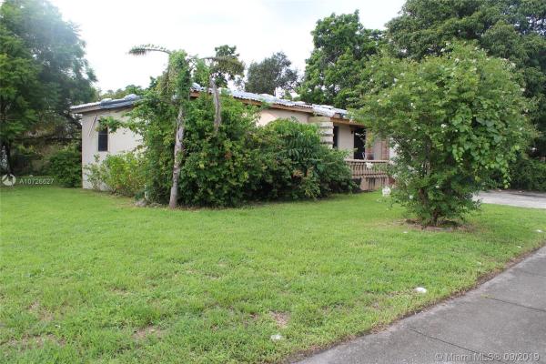 Biscayne Gardens, 1000 NW 147th St, Golden Glades, Florida 33168, image 2