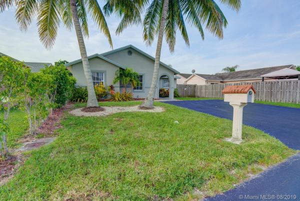Princetonian By The Park, 12770 SW 248th Ter, Princeton, Florida 33032, image 2