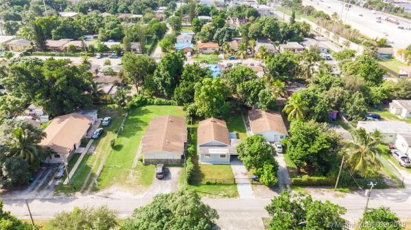 562 NW 98th St, Unincorporated Dade County, Florida 33150, image 2