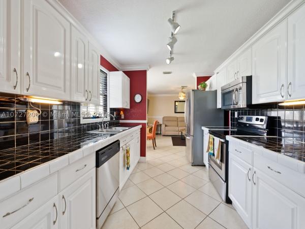 Laguna Pointe, 9760 SW 220th St, Cutler Bay, Florida 33190, image 3