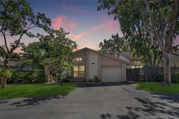 The Crossings, 10915 SW 135th Ct Cir, The Crossings, Florida 33186, image 2