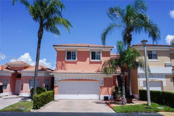 Lennar Townhomes At Forest Lakes, 16339 SW 103rd St, The Hammocks, Florida 33196, image 2