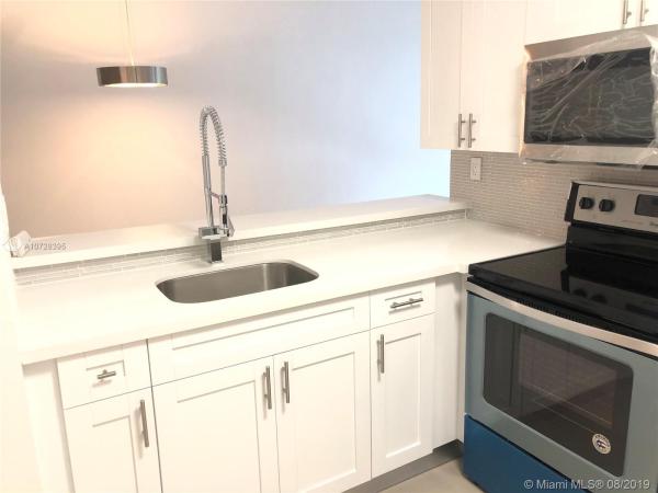 Parc Vista, 13950 SW 90th Ter, Kendall, Florida 33186, image 2