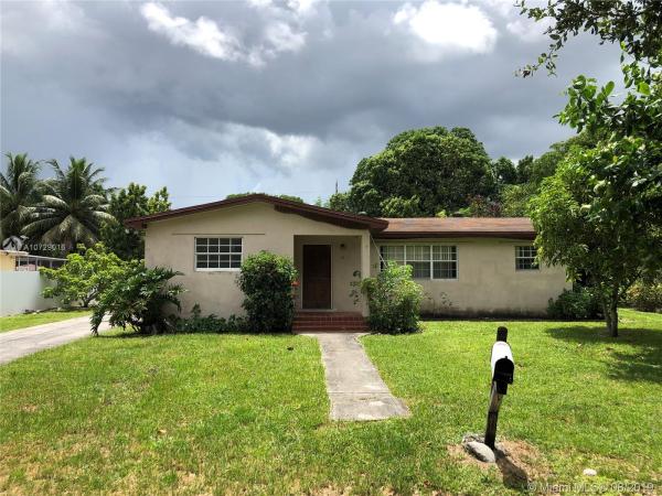 Biscayne Gardens, 32 NE 164th St, Golden Glades, Florida 33162, image 2