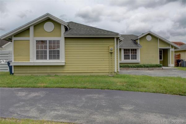 Royal Glen, 10255 SW 139th Pl, The Hammocks, Florida 33186, image 2