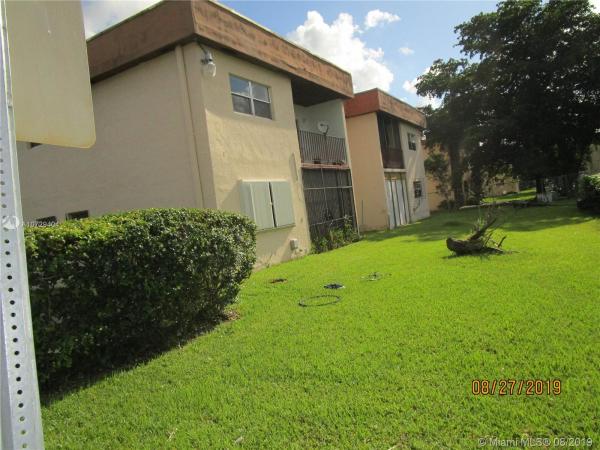 Futura Villas, 212 NE 141st St #10-2-1, Golden Glades, Florida 33161, image 2