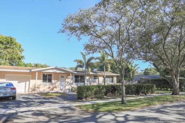 Plantation Manors, 640 Beachwood Ln, Plantation, Florida 33317, image 2