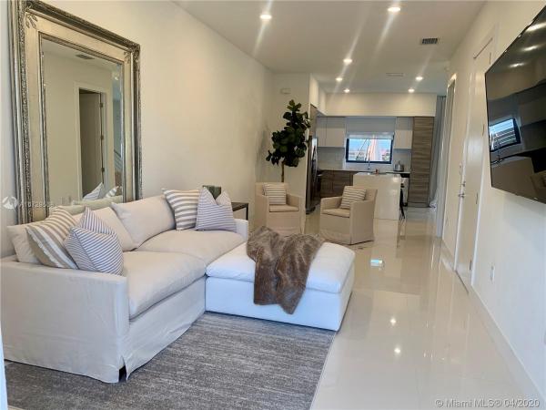 Killian Commons, 11709 SW 106th Ter, Kendall, Florida 33186, image 2