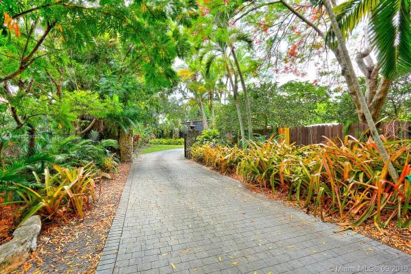 North Pinecrest, 8800 SW 64th Ct, Pinecrest, Florida 33156, image 2