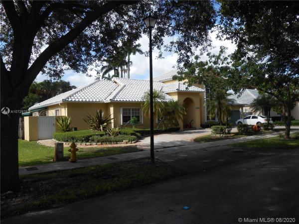 Royal Palm North, 8245 NW 156th Ter, Miami Lakes, Florida 33016, image 2