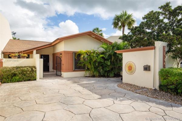 Sunset Kendall Villas, 10431 SW 76th St, Kendall, Florida 33173, image 2
