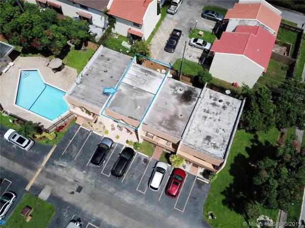 Glenwood Cort, 3900 SW 52nd Ave #403, Pembroke Park, Florida 33023, image 2