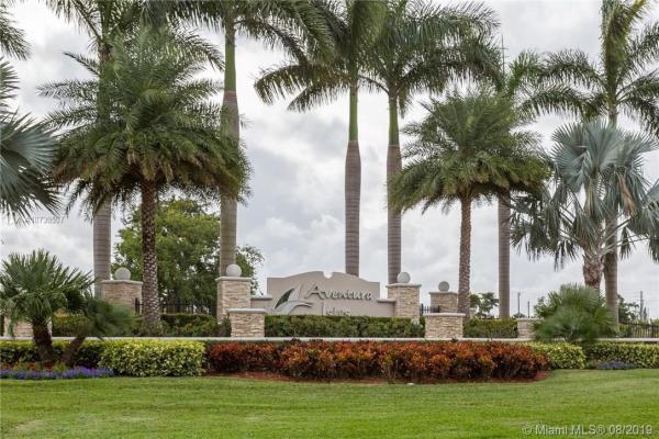 Champion Lakes, 787 NE 193rd Ter, Ives Estates, Florida 33179, image 2