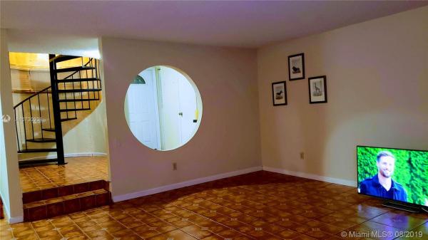 Snapper Creek Townhouses, 7111 SW 112th Pl, Kendall, Florida 33173, image 2