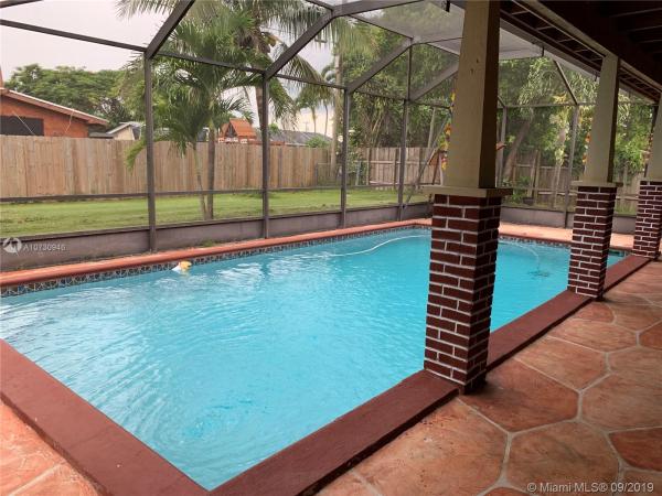 Cutler Ridge, 9880 Santos Dr, Cutler Bay, Florida 33189, image 2