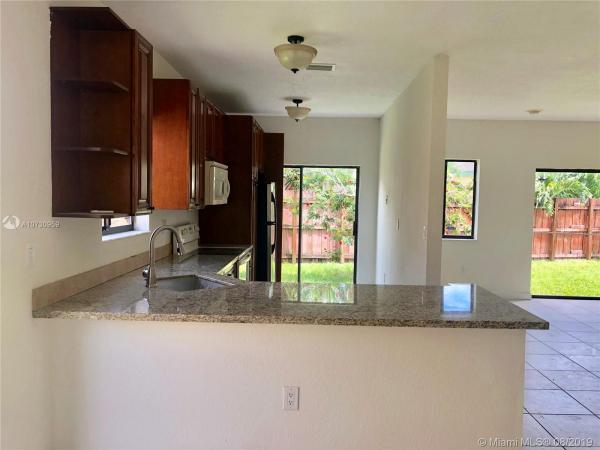 Lakes Of Avalon, 19021 NW 80th Ct, Hialeah, Florida 33015, image 2