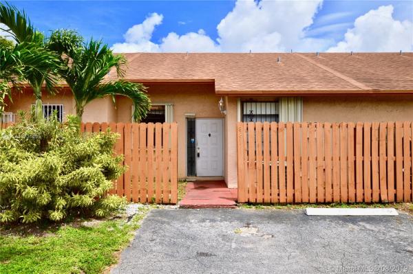 Aspen Townhomes, 6751 NW 192nd Ln, Country Club, Florida 33015, image 2