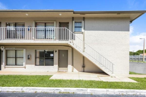 Rozland, 15352 Sunset Dr #30-11, Kendall West, Florida 33193, image 2