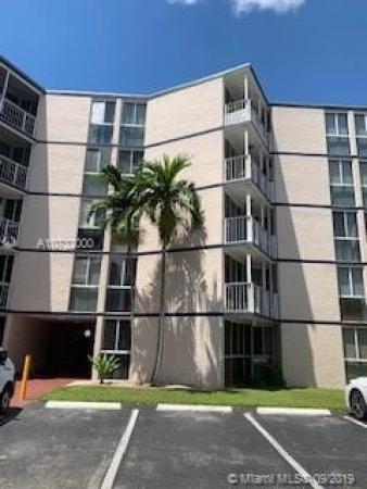 Las Brisas At Country Club Of Miami, 7165 NW 186th St #A405, Hialeah, Florida 33015, image 2