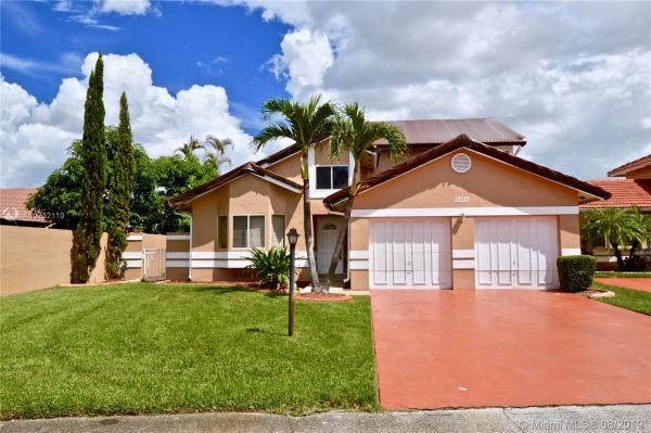 Harbour At The Moors, 18317 NW 61st Pl, Country Club, Florida 33015, image 2
