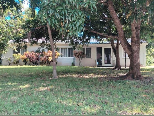 Sun Ray Homes Greynolds, 2180 NE 185th St, North Miami Beach, Florida 33179, image 2