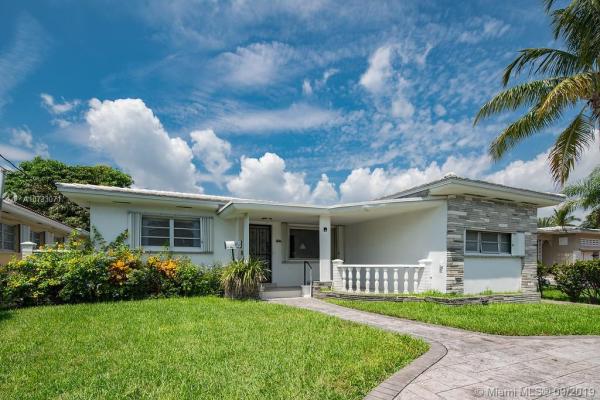 Altos Del Mar, 9556 Carlyle Ave, Surfside, Florida 33154, image 2