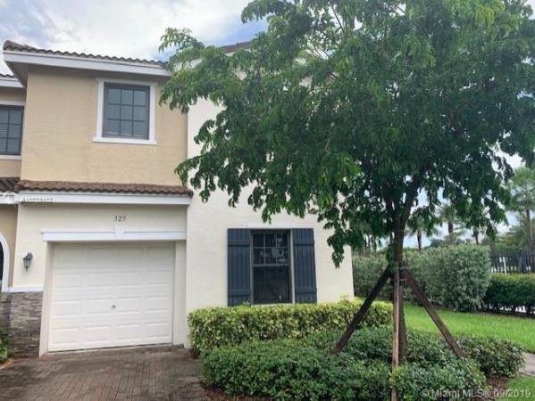 Champion Lakes, 325 NE 194th Ln #325, Ives Estates, Florida 33179, image 2