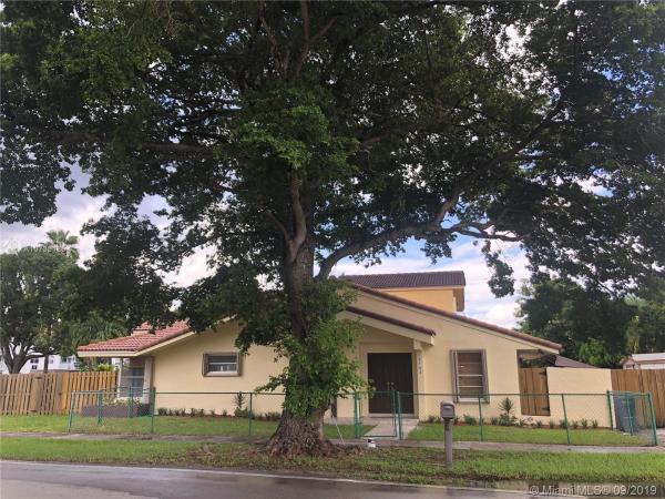 Las Palmas, 10453 SW 16th St, University Park, Florida 33165, image 2
