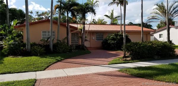 Miami Lakes Residential, 14700 Mahogany Ct, Miami Lakes, Florida 33014, image 2