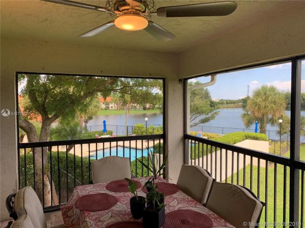 Lincoln Square, 108 Lincoln Ct, Deerfield Beach, Florida 33442, image 2