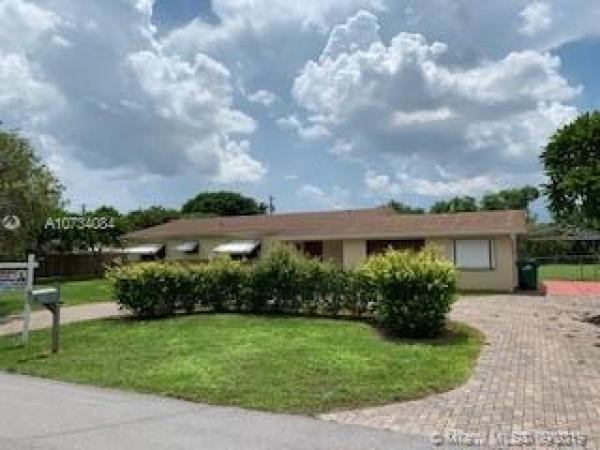 Kendall Estates, 10940 SW 115th St, Kendall, Florida 33176, image 2