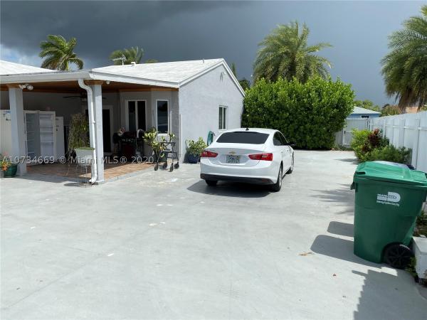 12752 SW 266th Ter, Unincorporated Dade County, Florida 33032, image 2