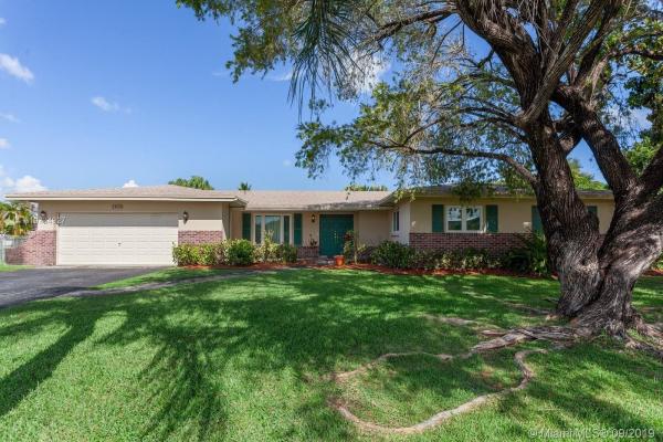 Pine Shore, 13015 SW 111th Ave, Kendall, Florida 33176, image 2