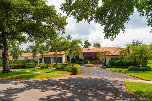Coral Gables Country Club, 4005 Santa Maria St, Coral Gables, Florida 33146, image 2