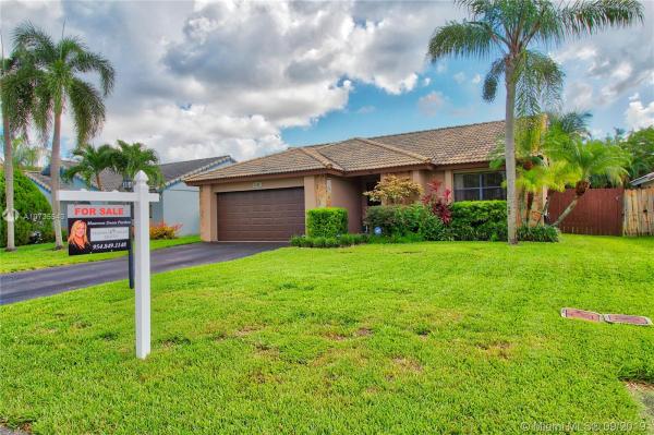 Waverly Hundred, 6330 Gauntlet Hall Ln, Davie, Florida 33331, image 2