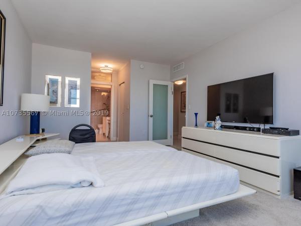 Arlen House West, 500 Bayview Dr #2021, Sunny Isles Beach, Florida 33160, image 2