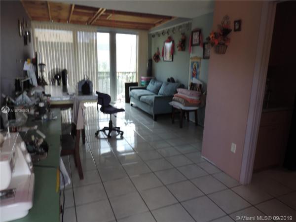 The Greens, 8841 W Flagler #402, Fountainebleau, Florida 33174, image 2