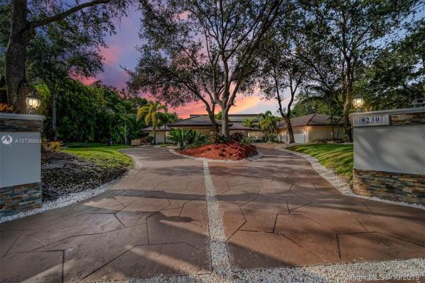 Rolling Hills Estates, 9230 SW 99th St, Kendall, Florida 33176, image 2