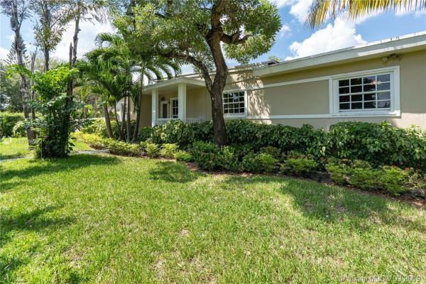 895 NE 129th St, North Miami, Florida 33161, image 2