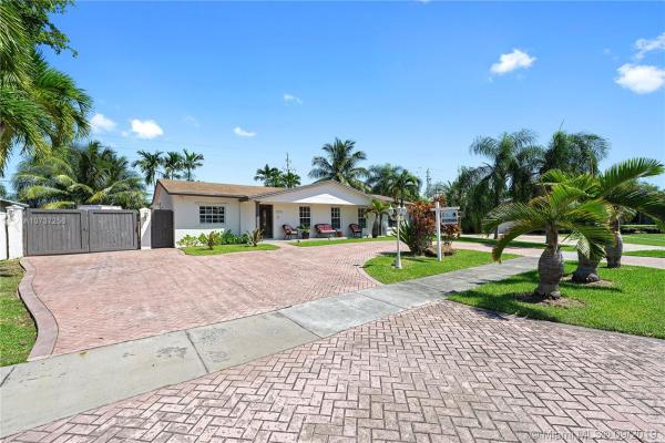 Devon Aire Estates, 12231 SW 104th Ter, The Crossings, Florida 33186, image 2