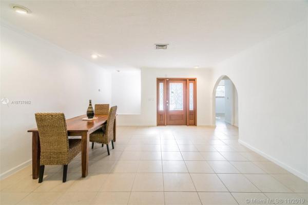 Riviera, 5810 Leonardo St, Coral Gables, Florida 33146, image 2