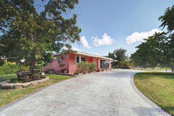 South Coral Homes, 9720 Jamaica Dr, Cutler Bay, Florida 33189, image 2