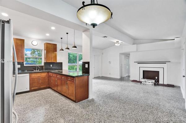 Fulford By The Sea, 1245 NE 154th St, North Miami Beach, Florida 33162, image 2