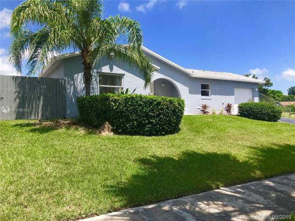 Meadow Wood Manor, 12235 SW 263rd Ter, Kendall, Florida 33032, image 2