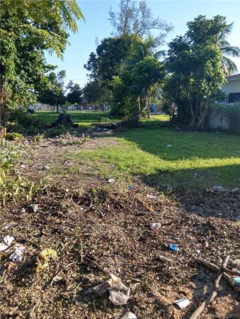 St Albans Park, 3808 Washington Ave, Miami, Florida 33133, image 2