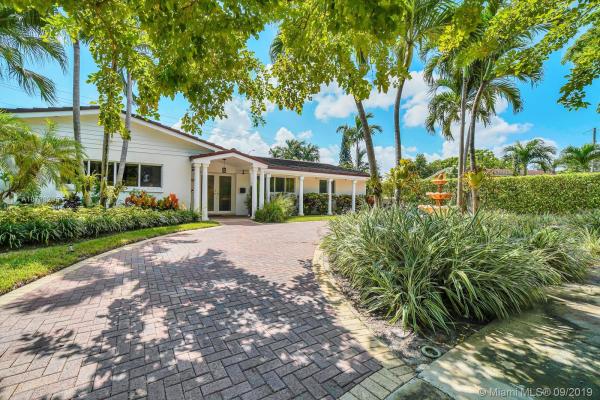 Pickwick Lake Estates, 930 NE 182nd Ter, North Miami Beach, Florida 33162, image 2