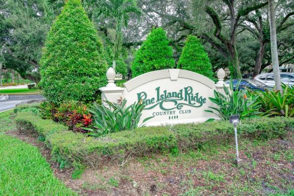 Poinciana Place Of Pine Island Ridge, 9440 Poinciana Pl #212, Davie, Florida 33324, image 2