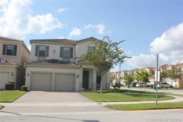 Champion Lakes, 960 NE 193rd Ter, Ives Estates, Florida 33179, image 2