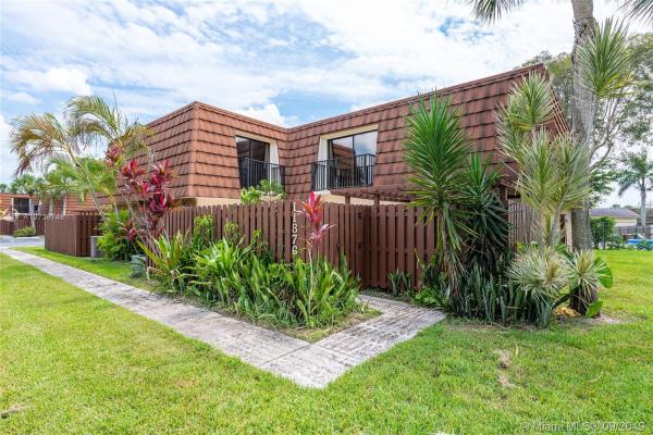 Village At Lake Pine, 11876 SW 9th Mnr, Davie, Florida 33325, image 2