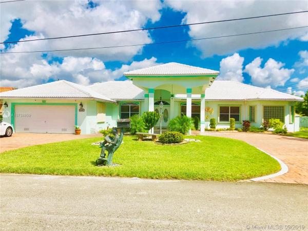 Country Club Of Miami Estates, 6721 Royal Melbourne Dr, Country Club, Florida 33015, image 2